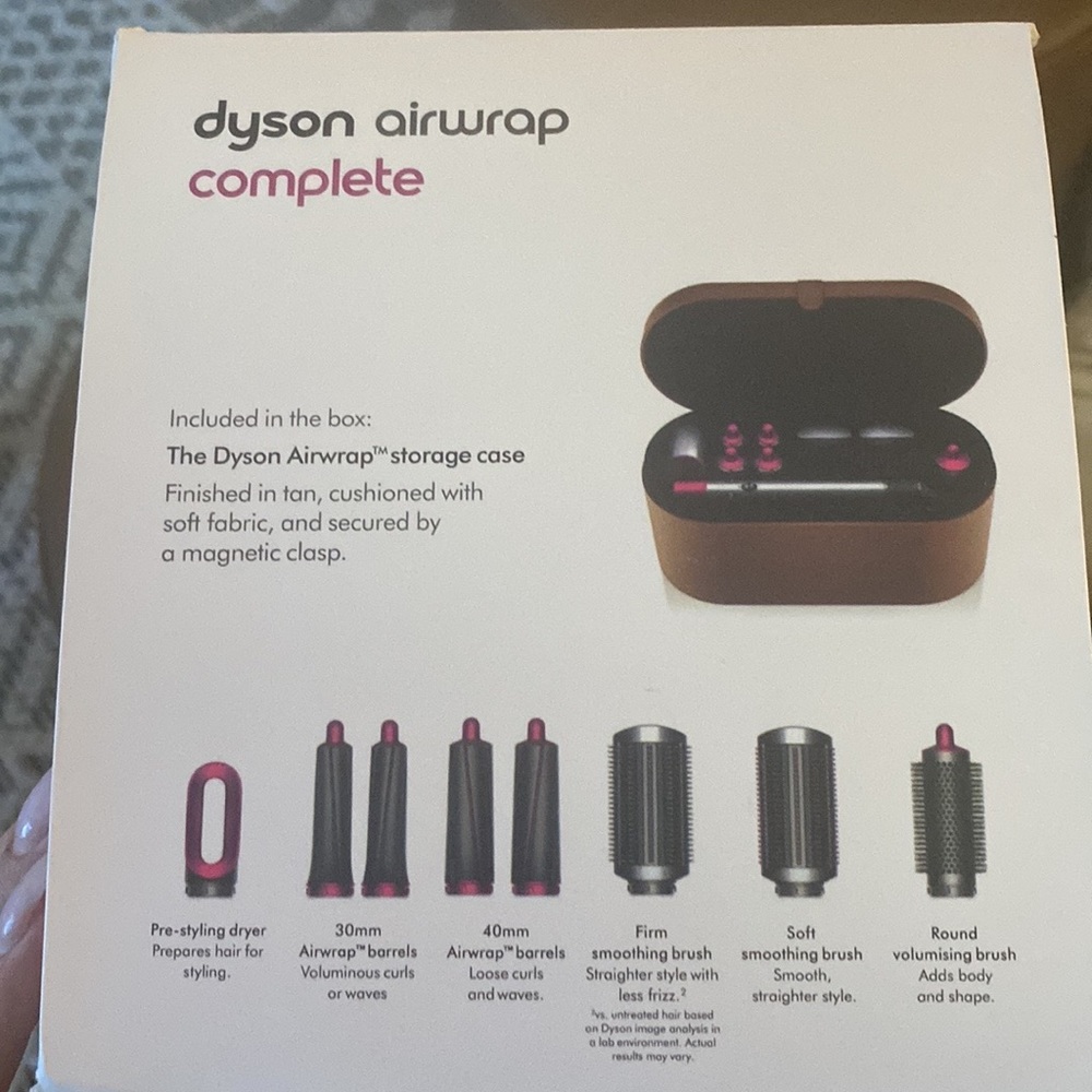 Dyson airwrap complete, like new!